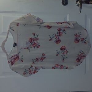 Torrid polyester short sleeve floral tunic.